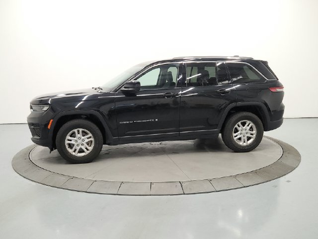 Used 2024 Jeep Grand Cherokee Laredo RWD image 5