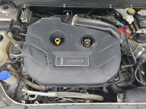 Used 2020 Lincoln MKZ image 30