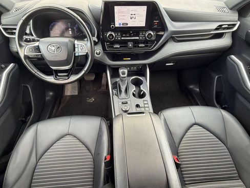 Used 2025 Toyota Highlander XSE AWD/4WD image 15
