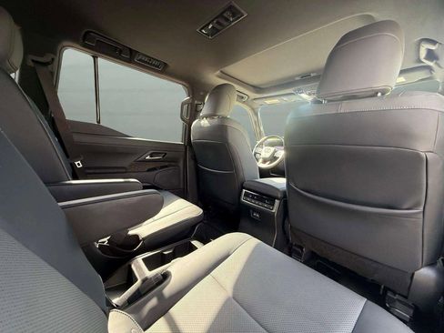 Used 2024 Lexus GX 550 w/ Cold Area Package AWD/4WD image 37