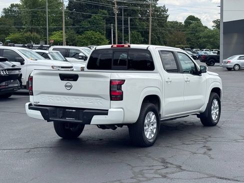 Used 2022 Nissan Frontier SV AWD/4WD image 16