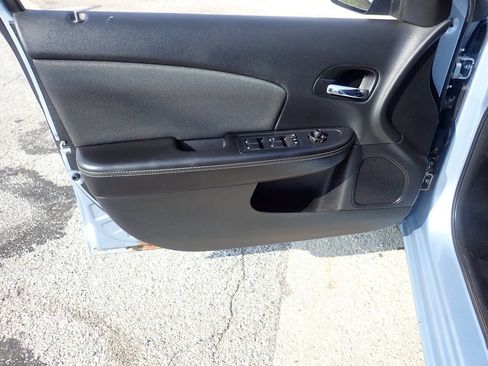 Used 2013 Dodge Avenger SE FWD image 9