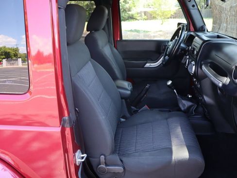 Used 2011 Jeep Wrangler Sahara AWD/4WD image 21