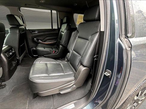 Used 2019 Chevrolet Suburban Premier w/ RST 6.2L Performance Edition RWD image 43
