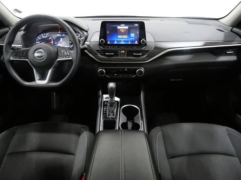 Used 2024 Nissan Altima 2.5 SV FWD image 9