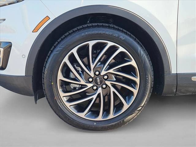 Used 2020 Lincoln Nautilus Reserve w/ Equipment Group 201A FWD image 25