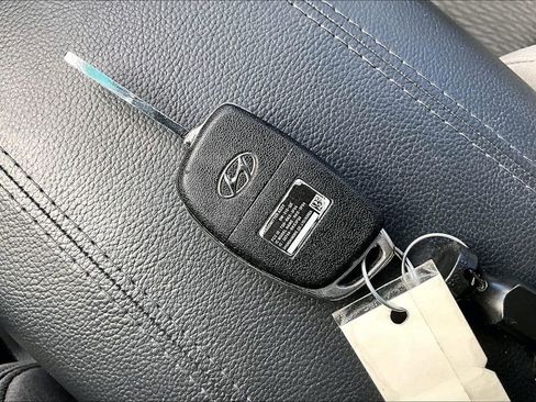 Used 2016 Hyundai Santa Fe Sport image 13