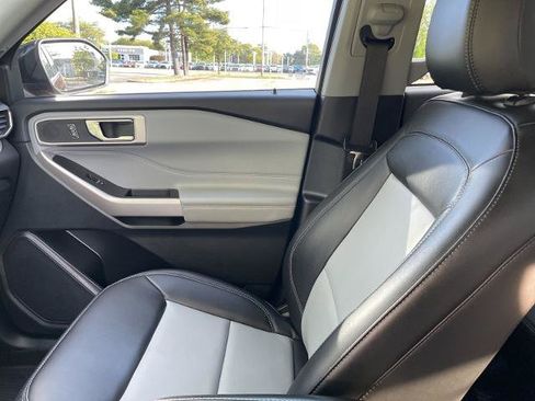 Certified 2023 Ford Explorer XLT w/ Equipment Group 202A AWD/4WD image 5