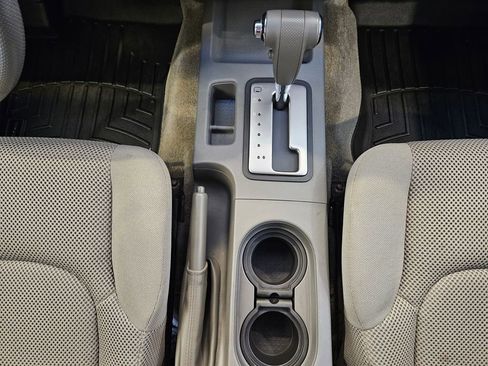 Used 2005 Nissan Frontier SE image 19