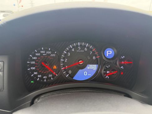 Used 2020 Nissan GT-R Premium w/ Premium Interior Package image 26