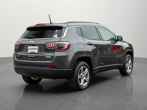 Used 2023 Jeep Compass Latitude w/ Convenience Group AWD/4WD image 7