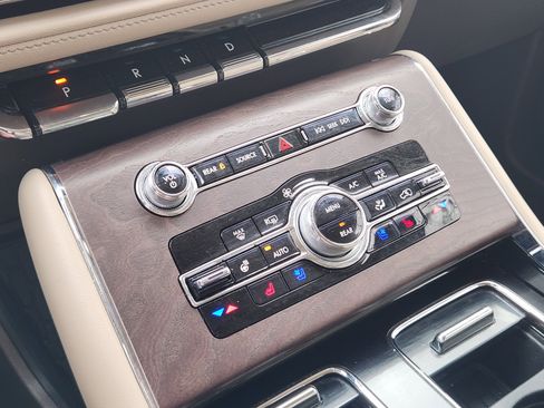 Used 2023 Lincoln Aviator Reserve w/ Equipment Group 201A image 25