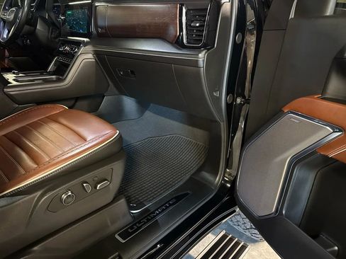 Used 2024 GMC Sierra 2500 Denali Ultimate w/ Max Trailering Package image 15