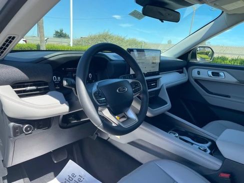 New 2026 Ford Explorer Active w/ Active Comfort Package RWD image 9