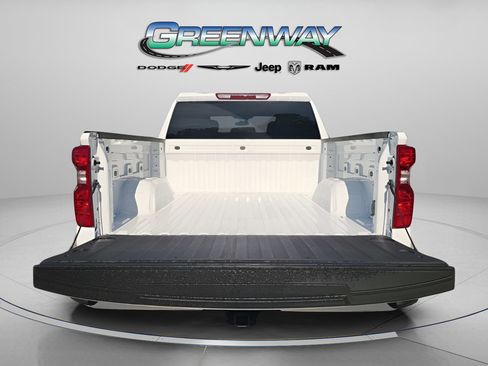 Used 2025 Chevrolet Silverado 1500 Custom image 3