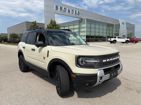 Used 2025 Ford Bronco Sport Badlands AWD/4WD image 1