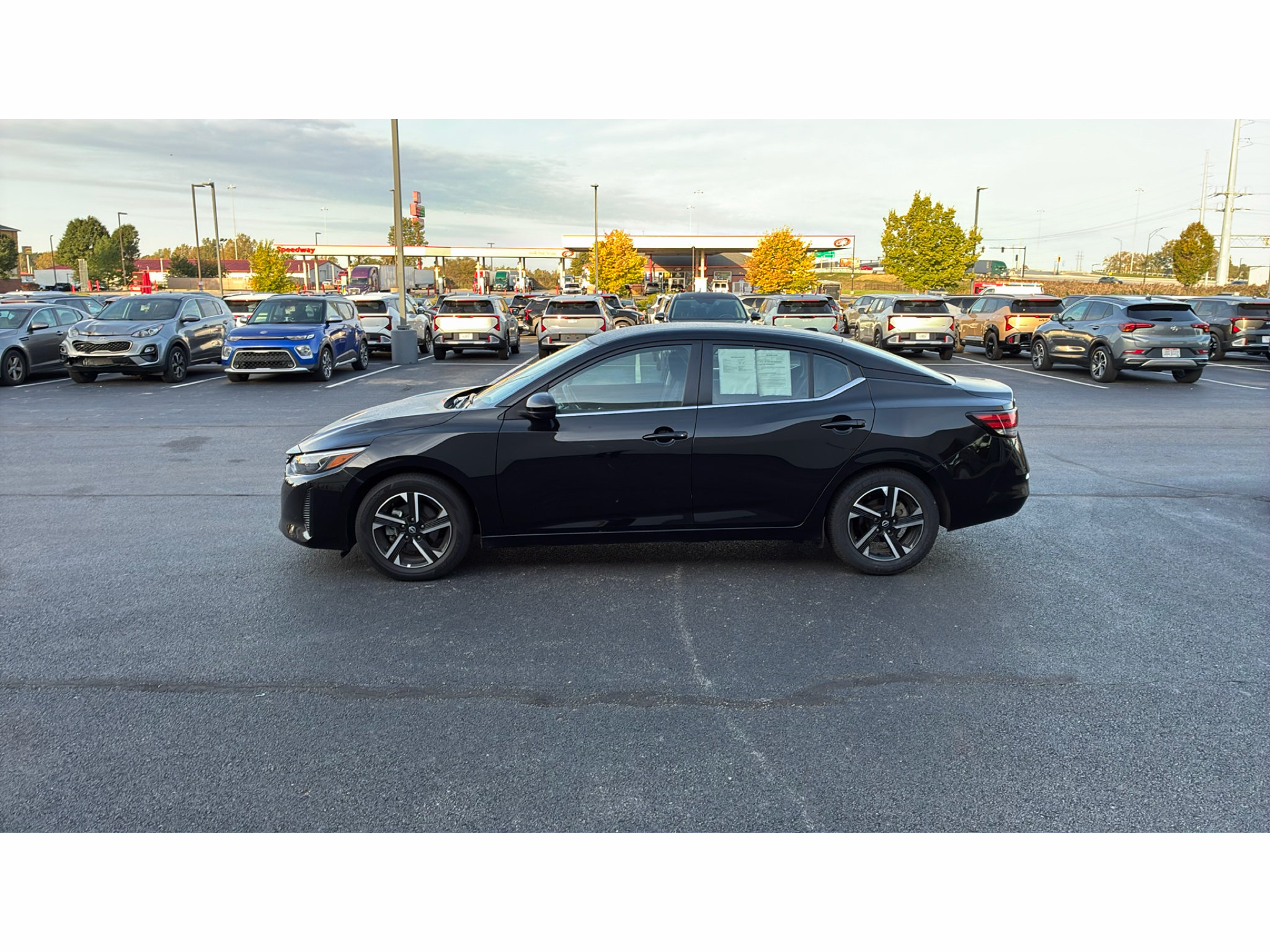 Used 2025 Nissan Sentra SV FWD image 4