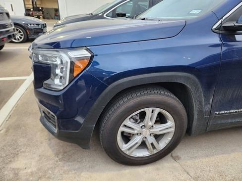 Used 2022 GMC Terrain SLE w/ Driver Convenience Package image 7