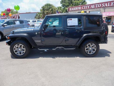 Used 2017 Jeep Wrangler Unlimited Rubicon w/ Connectivity Group AWD/4WD image 2
