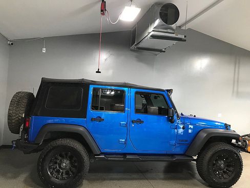 Used 2016 Jeep Wrangler Unlimited Sport w/ Quick Order Package 24S AWD/4WD image 2