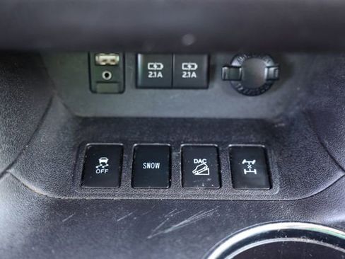Used 2018 Toyota Highlander Plus AWD/4WD image 27