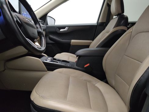 Used 2020 Ford Escape Titanium AWD/4WD image 17