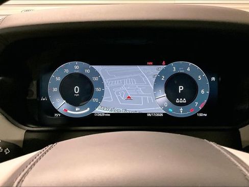 Certified 2026 Land Rover Range Rover Velar Dynamic SE AWD/4WD image 22