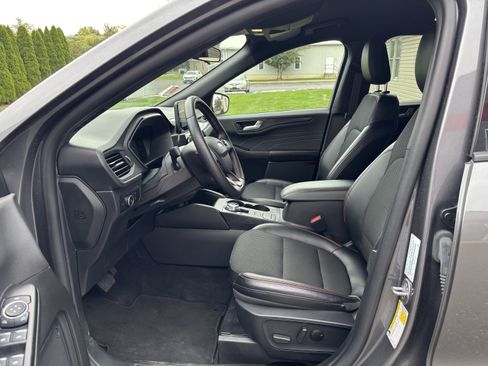 Used 2025 Ford Escape ST-Line Select AWD/4WD image 13