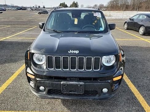 Used 2022 Jeep Renegade Latitude image 4