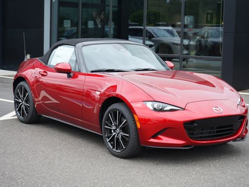 New 2026 MAZDA MX-5 Miata Grand Touring w/ Weather Package RWD image 2
