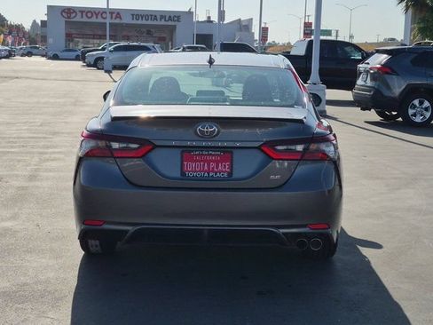 Used 2024 Toyota Camry SE FWD image 9