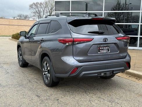 Used 2022 Toyota Highlander XLE image 5