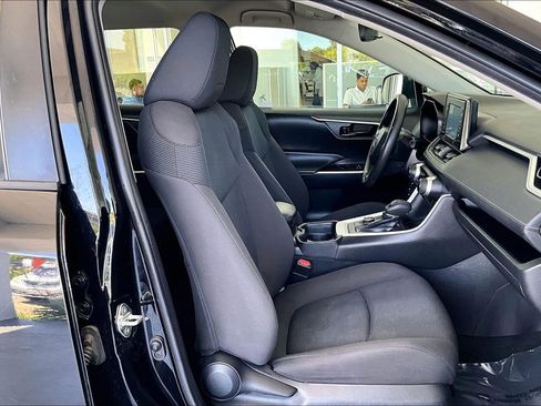 Used 2020 Toyota RAV4 LE w/ All Weather Liner Package image 29