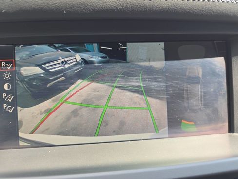 Used 2011 BMW X5 M image 40