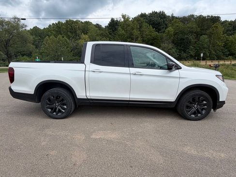 Used 2023 Honda Ridgeline Sport image 3