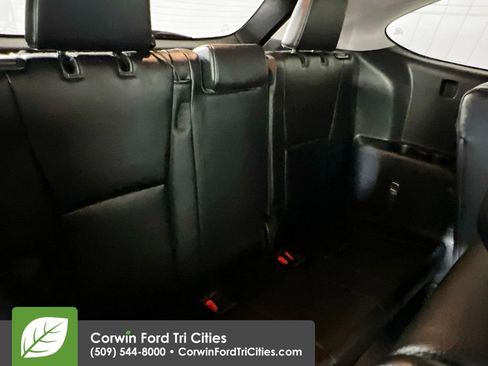 Used 2023 Toyota Highlander Limited image 16