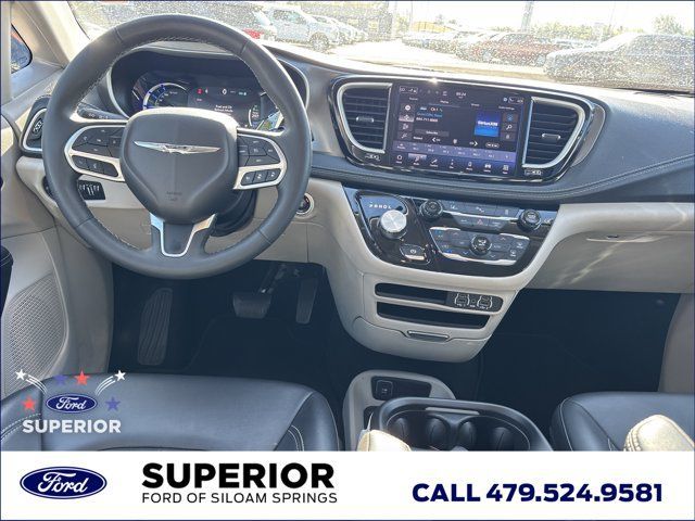 Used 2024 Chrysler Pacifica Limited FWD image 21