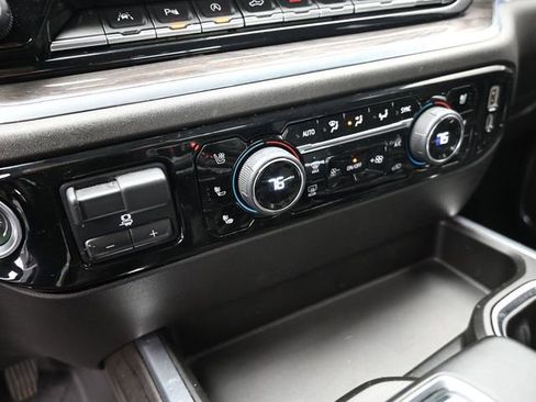 Used 2024 Chevrolet Silverado 1500 LTZ w/ Technology Package image 34