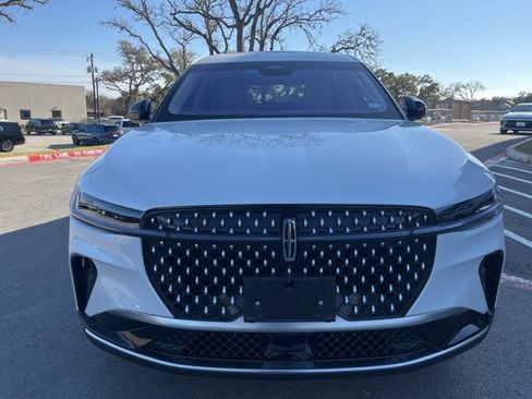 Used 2024 Lincoln Nautilus Premier w/ Equipment Group 102A image 2