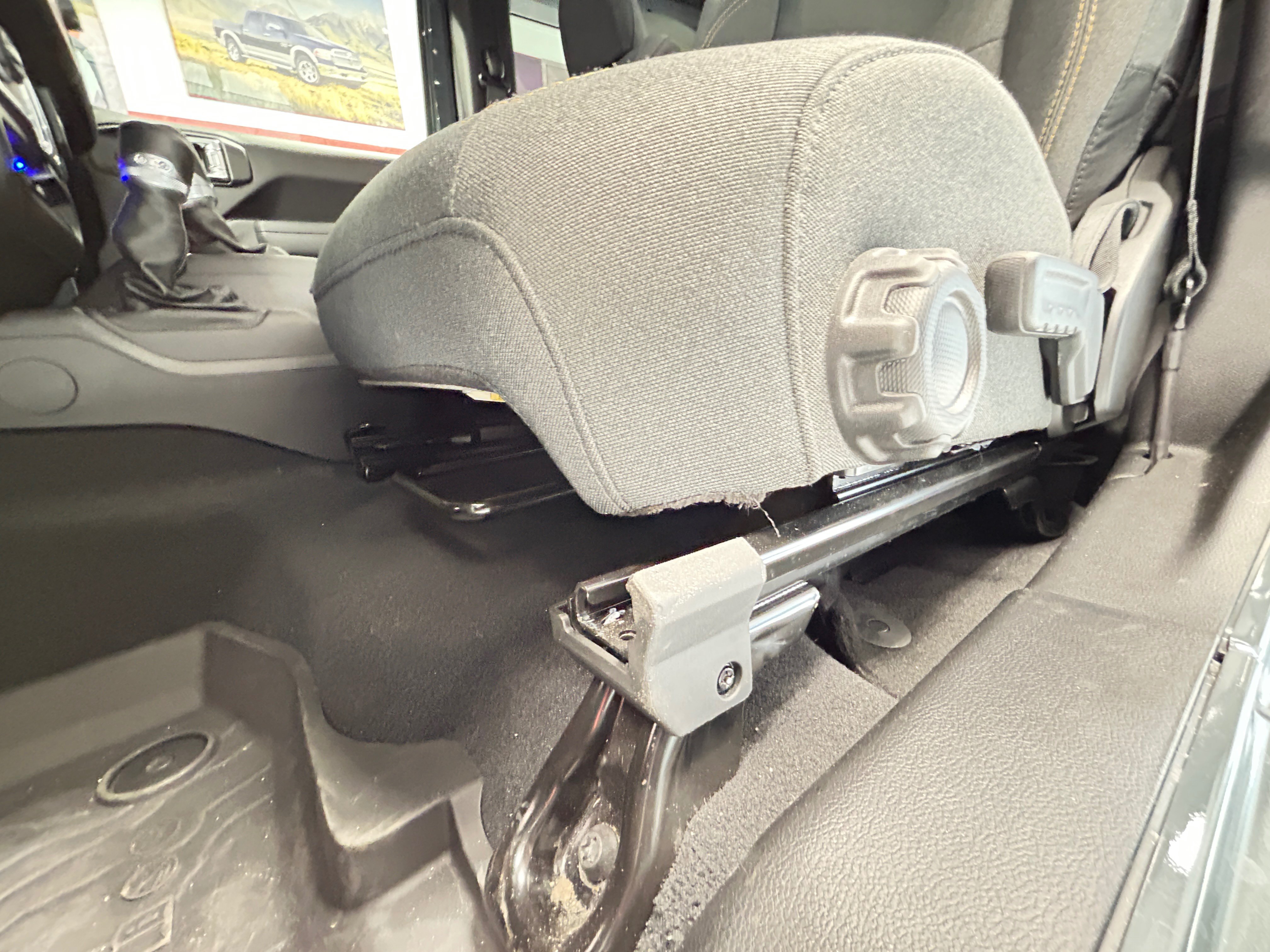 Certified 2025 Jeep Wrangler Sport AWD/4WD image 60