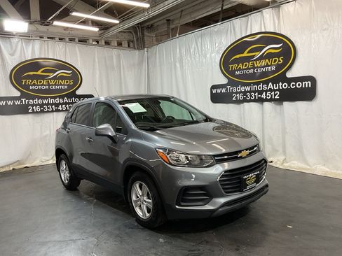 Used 2020 Chevrolet Trax LS w/ Tint and Cruise Package FWD image 1