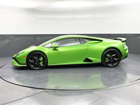 Used 2023 Lamborghini Huracan Tecnica image 2