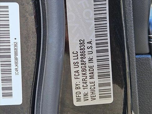 Used 2023 Jeep Grand Cherokee L Limited image 24