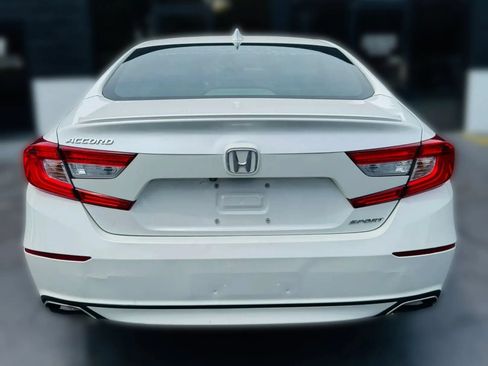 Used 2018 Honda Accord Sport image 4