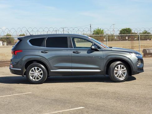 Used 2020 Hyundai Santa Fe SE FWD image 4