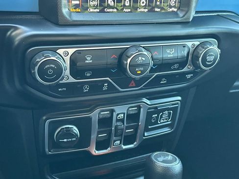 Used 2021 Jeep Wrangler Unlimited Sport image 18