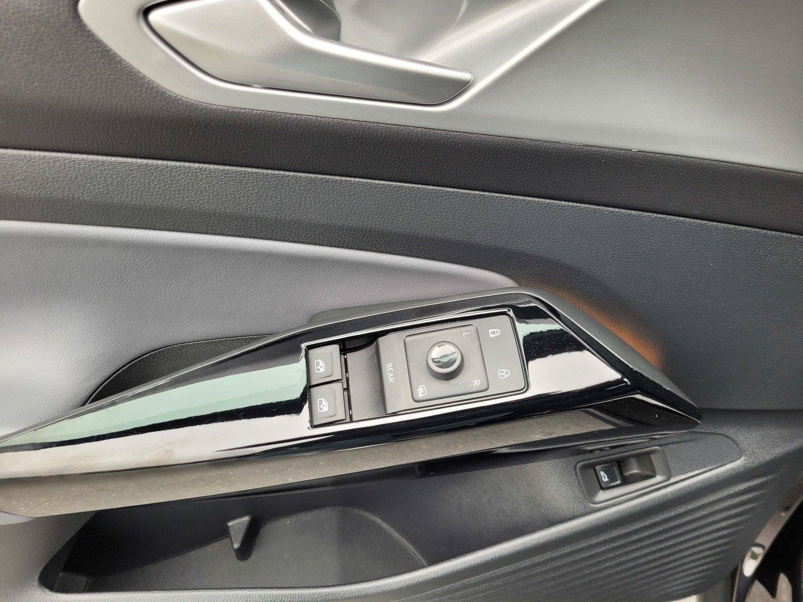 Certified 2023 Volkswagen ID.4 S RWD image 25