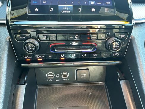 Used 2024 Jeep Grand Cherokee Altitude image 15