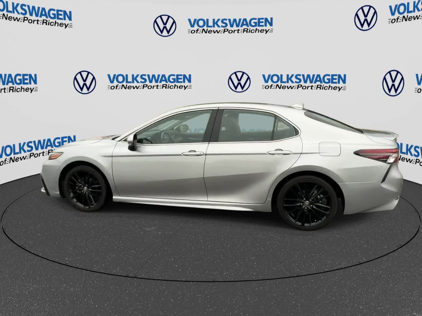 Used 2024 Toyota Camry XSE FWD image 5