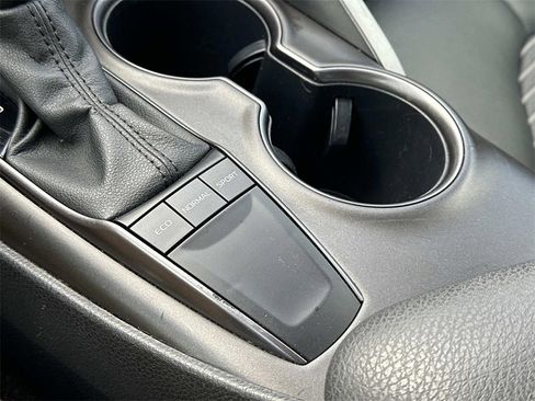 Used 2023 Toyota Camry SE image 32